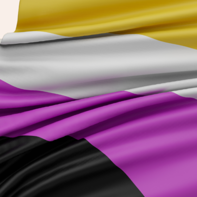 Die Nicht-Binär-Flagge. Vier waagrechte Balken. Von oben: gelb, weiß, lila, schwarz